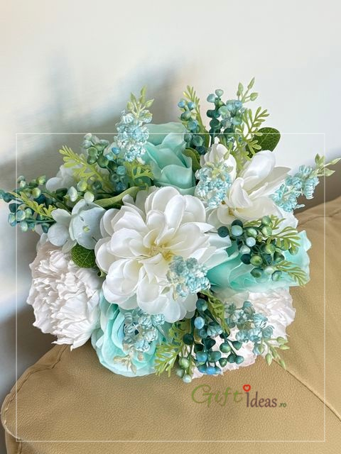 Buchet Mireasă Turcoaz cu Flori Albe – Buchet Nașă Elegant Fantezie Turcoaz [5]