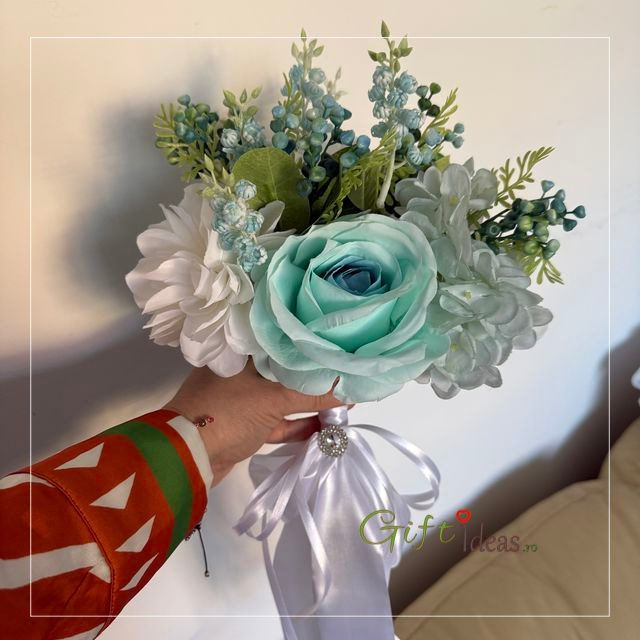 Buchet Mireasă Turcoaz cu Flori Albe – Buchet Nașă Elegant Fantezie Turcoaz [3]