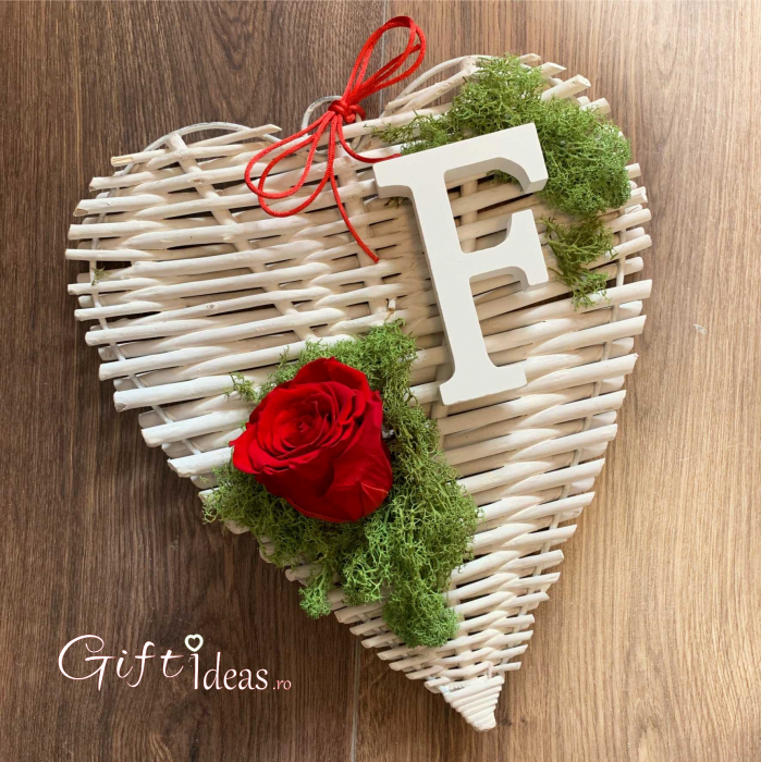 Decoratiune Red Heart trandafir criogenat si licheni [1]