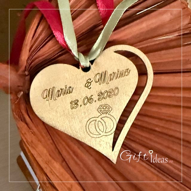 Marturie personalizata nunta model Verighete, cu magnet sau breloc, cadou pentru invitati [4]