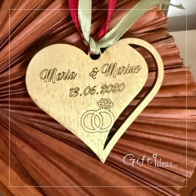 Marturie personalizata nunta model Verighete, cu magnet sau breloc, cadou pentru invitati [3]