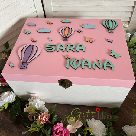Cadouri BOTEZ - Cutie cufar amintiri personalizat, Baloane colorate