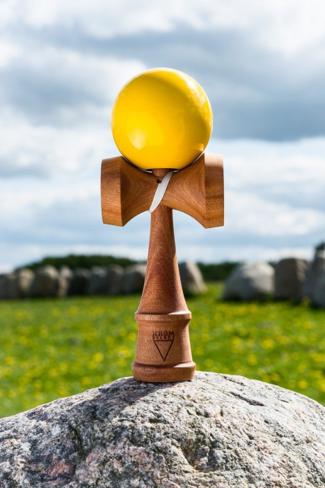 Krom Kendama Deluxe V3 Mohogany [4]