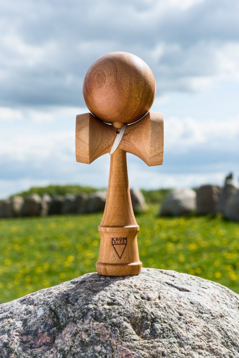 Krom Kendama Deluxe V3 Mohogany [3]