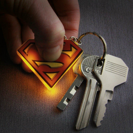 De purtat - Breloc cu lumini Superman