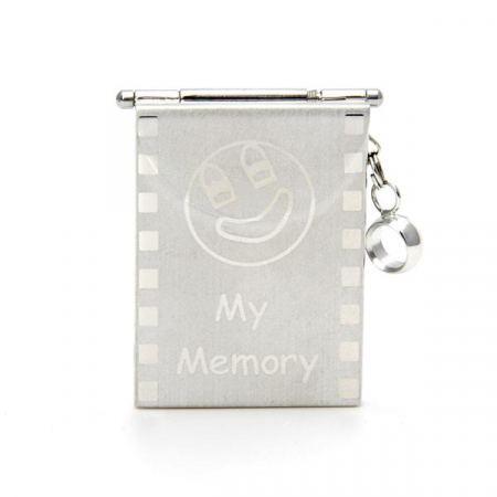 Breloc cu port-card universal de memorie [1]