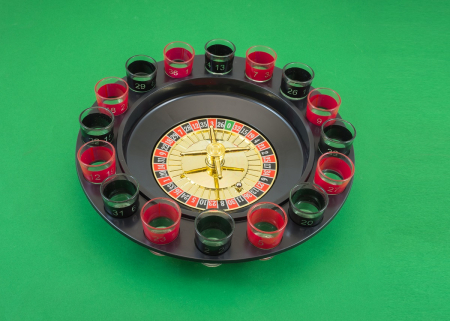 Idei de cadouri pentru orice ocazie - Joc Ruleta cu pahare de shot-uri