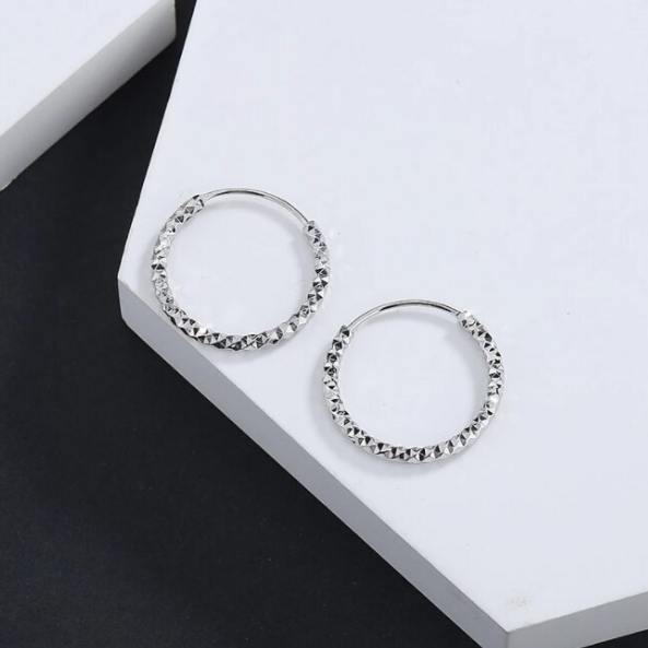 Cercei rotunzi pentru fetite, CRM, model cerc texturat, argintii [2]