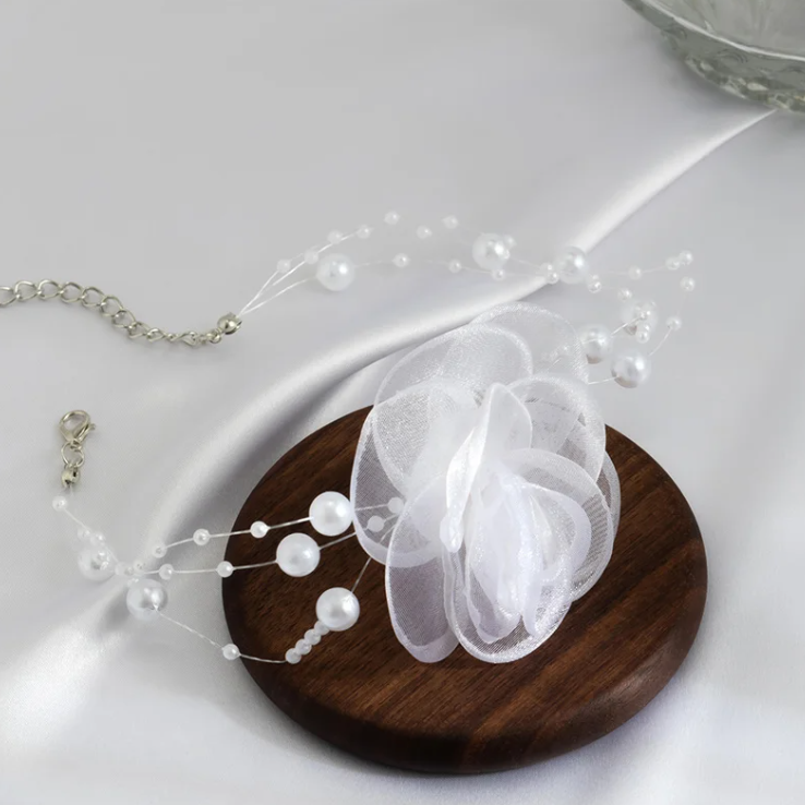 Choker elegant cu floare albă și perle decorative, CRM, Colier tip guler pentru ocazii speciale [7]