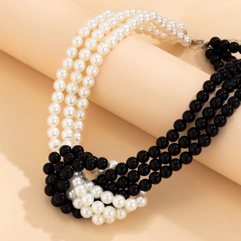 Colier choker triplu cu șiraguri de perle, CRM, accesoriu elegant, alb-negru [2]