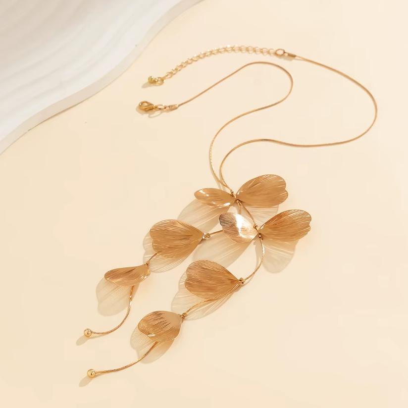 Colier damă floral/elegant, CRM, model tip frunza/fluture, bijuterie fashion pentru ocazii speciale, lunga/aurie [8]