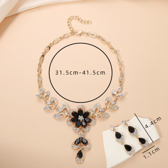 Set bijuterii damă elegant, CRM, colier și cercei Crystal, auriu cu detalii negre, ideal pentru seară și evenimente speciale [3]