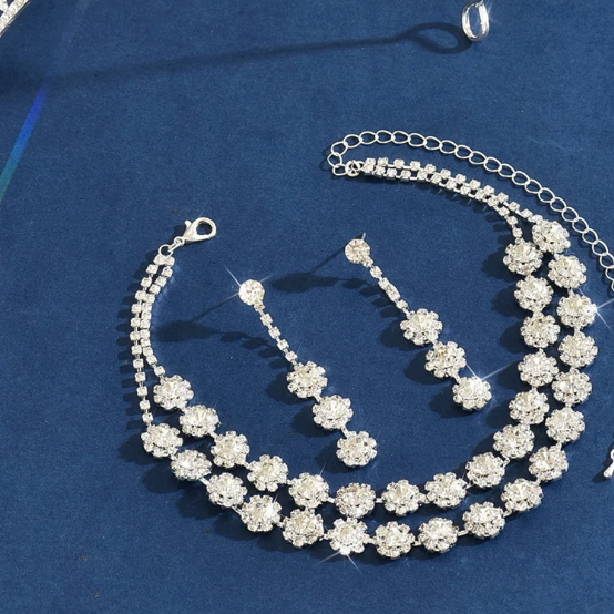 Set Colier si Cercei Dama cu Cristale Stralucitoare, CRM, Model Floral Elegant, Argintiu [2]