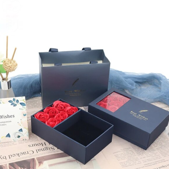 Set Cadou Romantic, CRM,  Cutie cu 6 Trandafiri Roșii si Cercei Eleganți [4]