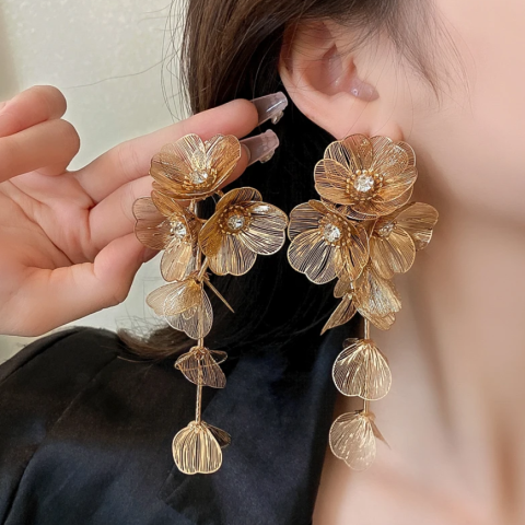 Fashion - Cercei deLux Floral, CRM, Statement cu Franjuri Elegante pentru Femei, Auriu