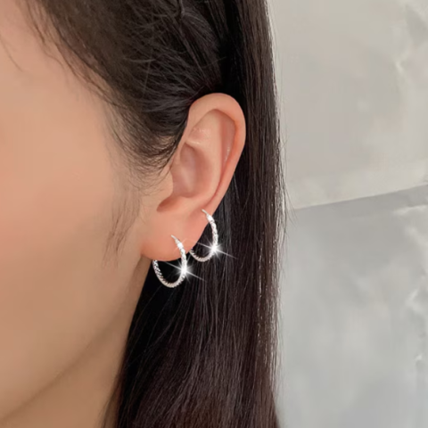 Cercei rotunzi pentru fetite, CRM, model cerc texturat, argintii [4]