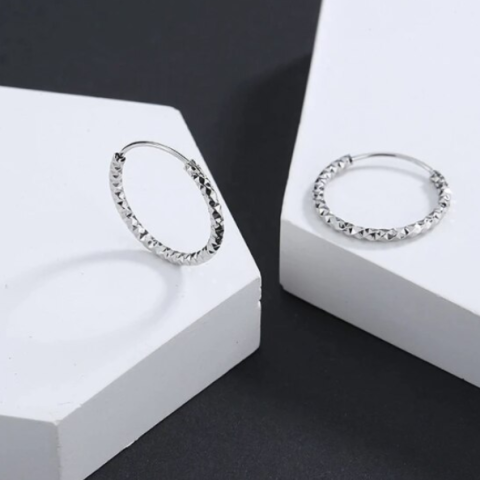 Cercei rotunzi pentru fetite, CRM, model cerc texturat, argintii [3]