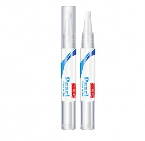 Produse albire si curatare dinti - Transformă-ți zâmbetul cu Creionul pentru Albirea Dintilor GMO Bright Pearl! Formula sa inovatoare și portabilitatea sa îl fac perfect pentru un zâmbet strălucitor în orice moment și oriunde ai fi. Cu acest creion, obții rezultate profesionale de albire rapidă și eficientă, fără a fi nevoie de vizite costisitoare la dentist. Discret și ușor de utilizat, acest creion îți oferă un zâmbet mai alb și mai strălucitor, fără eforturi suplimentare.