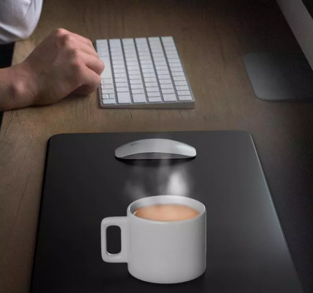 Utilizati doar adaptoare de alimentare QC3.0 de minim 18W pentru incarcare optima.  Nu folositi functia de incalzire pentru lichide in recipiente din plastic subtire sau materiale inflamabile.  Nu expuneti mousepad-ul la umezeala excesiva sau temperaturi extreme.  A nu se lasa la indemana copiilor.  Folositi doar pentru dispozitive compatibile cu standardul Qi. [1]