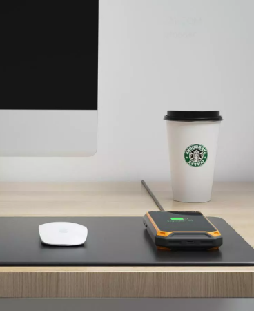 Utilizati doar adaptoare de alimentare QC3.0 de minim 18W pentru incarcare optima.  Nu folositi functia de incalzire pentru lichide in recipiente din plastic subtire sau materiale inflamabile.  Nu expuneti mousepad-ul la umezeala excesiva sau temperaturi extreme.  A nu se lasa la indemana copiilor.  Folositi doar pentru dispozitive compatibile cu standardul Qi. [5]