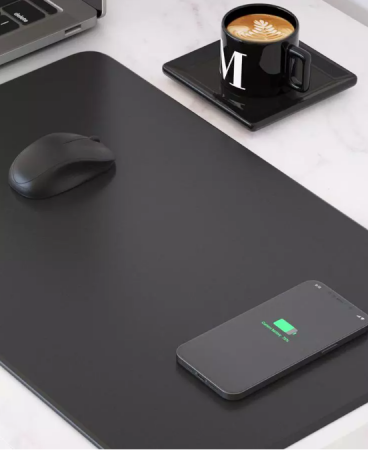 Utilizati doar adaptoare de alimentare QC3.0 de minim 18W pentru incarcare optima.  Nu folositi functia de incalzire pentru lichide in recipiente din plastic subtire sau materiale inflamabile.  Nu expuneti mousepad-ul la umezeala excesiva sau temperaturi extreme.  A nu se lasa la indemana copiilor.  Folositi doar pentru dispozitive compatibile cu standardul Qi. [2]