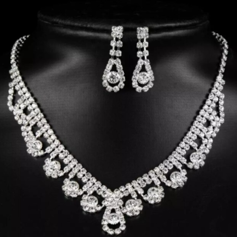 Fashion - Set Bijuterii Dama, CRM, Colier si Cercei pentru Mirese sau Ocazii Speciale, Argintiu