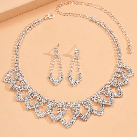 Set colier si cercei cu cristale, CRM, model geometric elegant, argintiu [2]