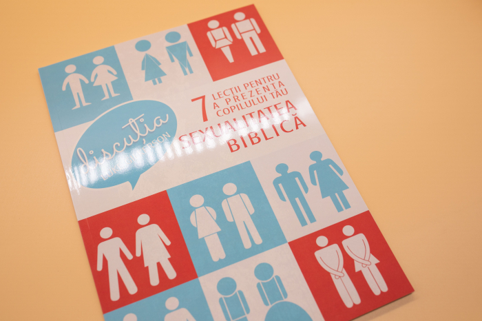 Discutia - 7 lectii pentru a prezenta copilului tau sexualitatea biblica [18]