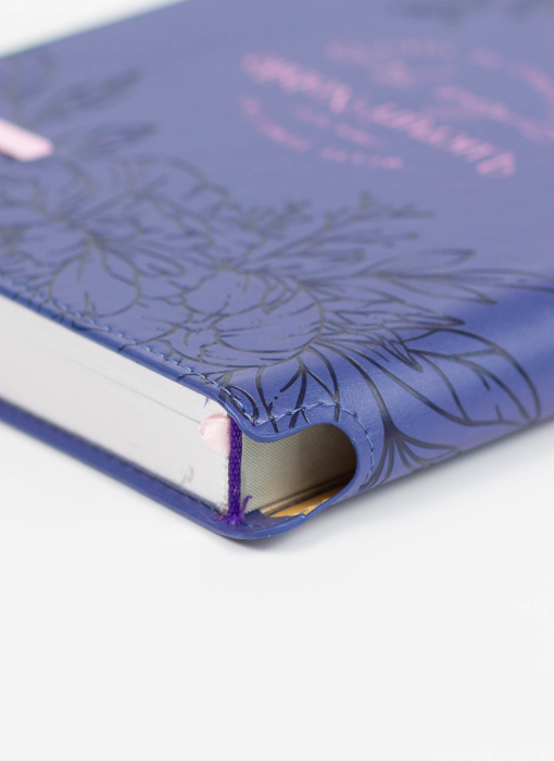 Jurnal cu elastic si suport de pix: Multe femei fac lucruri nobile dar tu le intreci pe toate [5]