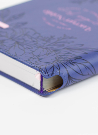 Jurnal cu elastic si suport de pix: Multe femei fac lucruri nobile dar tu le intreci pe toate [4]