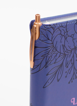 Jurnal cu elastic si suport de pix: Multe femei fac lucruri nobile dar tu le intreci pe toate [2]