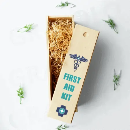  Cutie lemn personalizata pentru sticle "First Aid Kit"  [1]