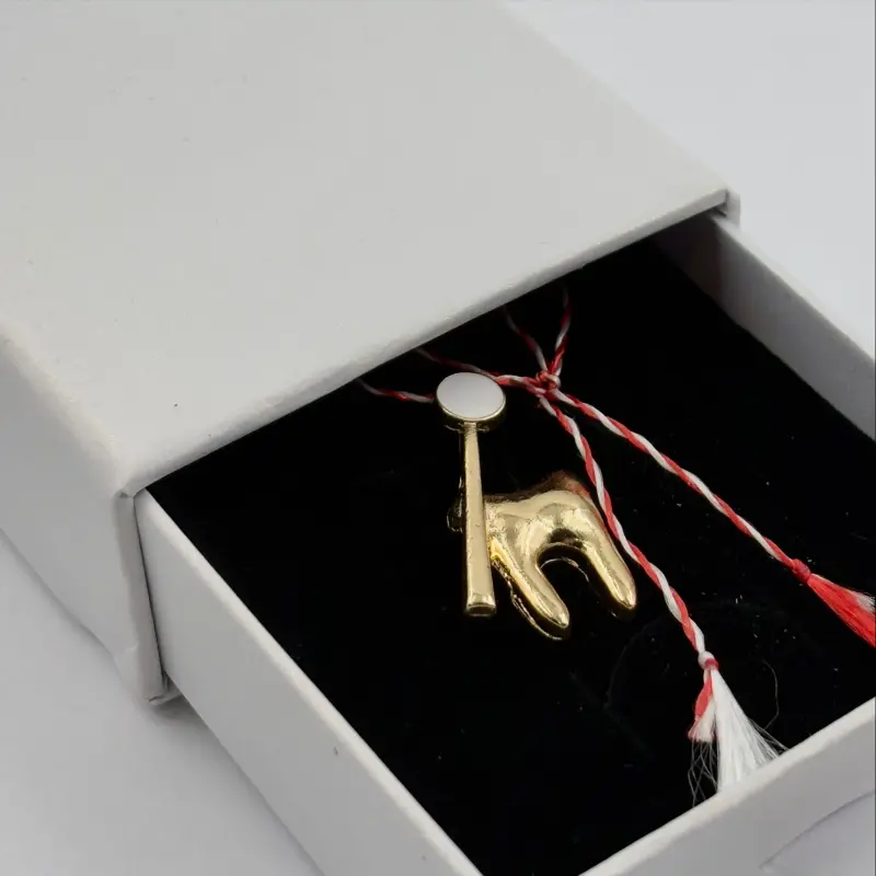 Martisor brosa medic stomatolog [3]