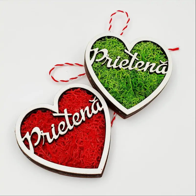 Martisor-cu-licheni-verzi-pentru-Prietena-1 [3]