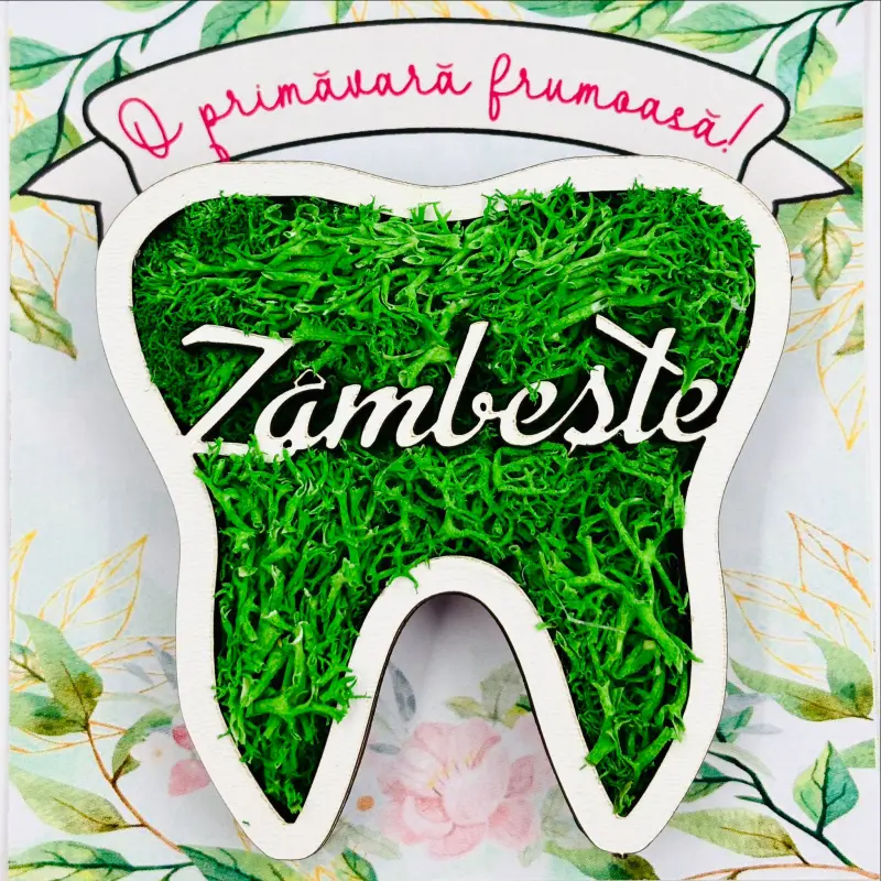 Martisor-Dinte-Dentist-accesorizat-cu-licheni-verzi-1 [2]