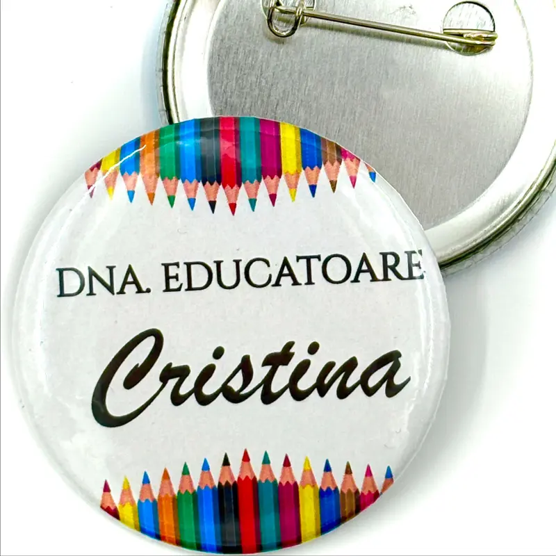 Martisor-personalizat-insigna-pentru-educatoare [2]