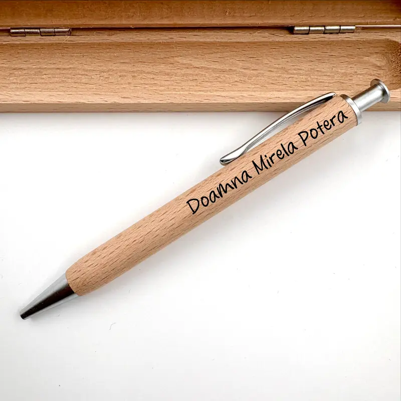 pix-si-cutie-din-lemn-personalizate-pentru-educatoare-si-invatatoare [2]