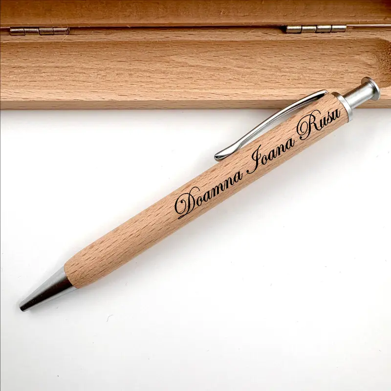 pix-si-cutie-din-lemn-personalizate-pentru-invatatoare-si-profesoare [3]
