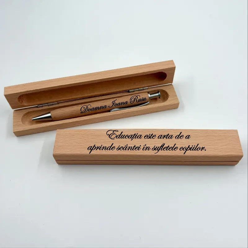 pix-si-cutie-din-lemn-personalizate-pentru-invatatoare-si-profesoare [2]