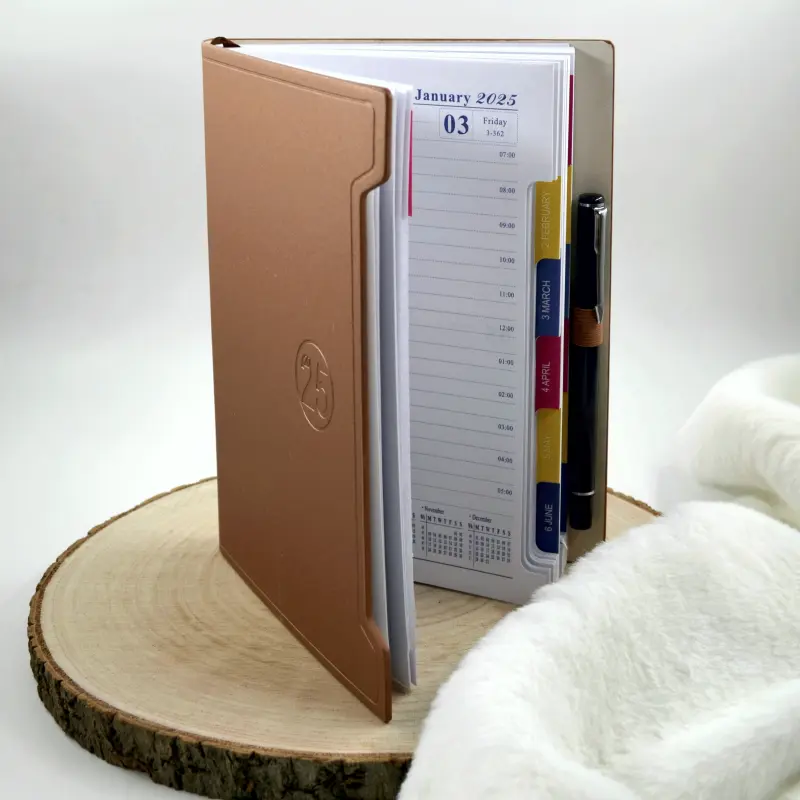 set-personalizat-pix-si-agenda-datata-2025-maro-cupru [3]