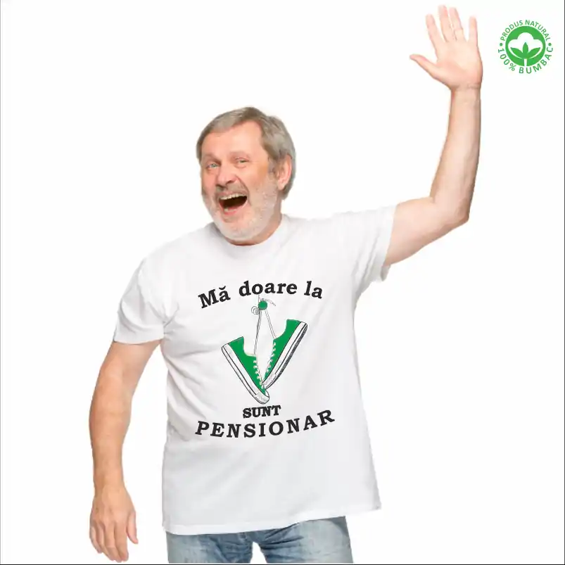Tricou Pensionare alb, personalizat cu textul "Ma doare la tenesi, sunt pensionar" tenesi verzi [2]