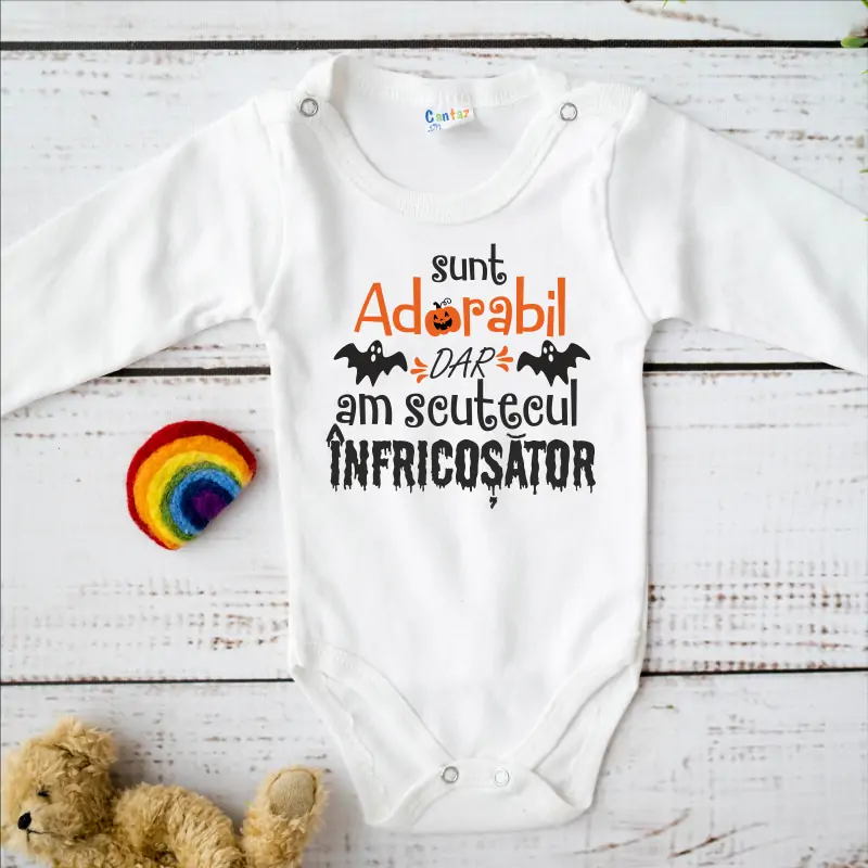 Body pentru baietei, Halloween cu mesajul "Sunt adorabil, dar am scutecul infricosator"