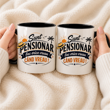 CANA PERSONALIZATA PENTRU O DOMN PENSIONAR INSCRIPTIONATA CU MESAJUL "SUNT PENSIONAR FAC ORICE VREAU CAND VREAU".