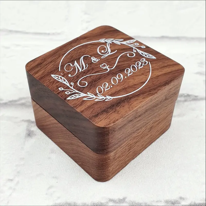 Cutie de Verighete Personalizată, Din Lemn