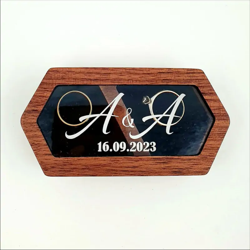 Cutie-de-Verighete-Personalizata-din-Lemn-cu-capac-transparent-1 [1]