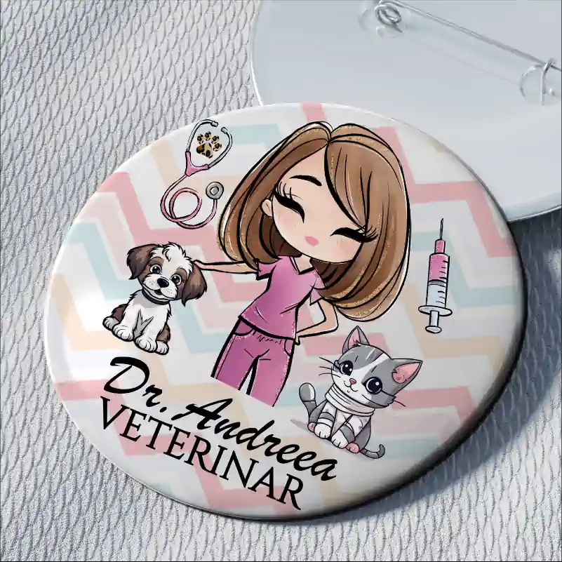 Cadouri pentru Doctori - Insigna-Personalizata-Doamna-Veterinar -Cadou-Unic