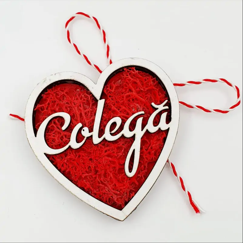 Martisoare - Martisor-cu-licheni-rosii-pentru-Colega-1
