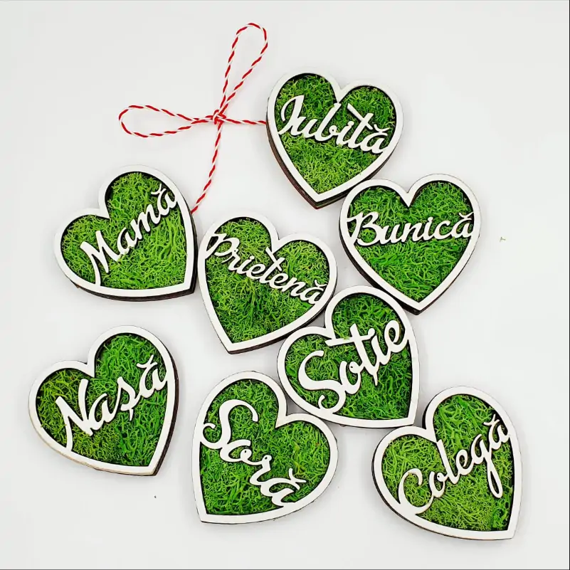 Martisor-cu-licheni-verzi-pentru-Iubita-1 [2]