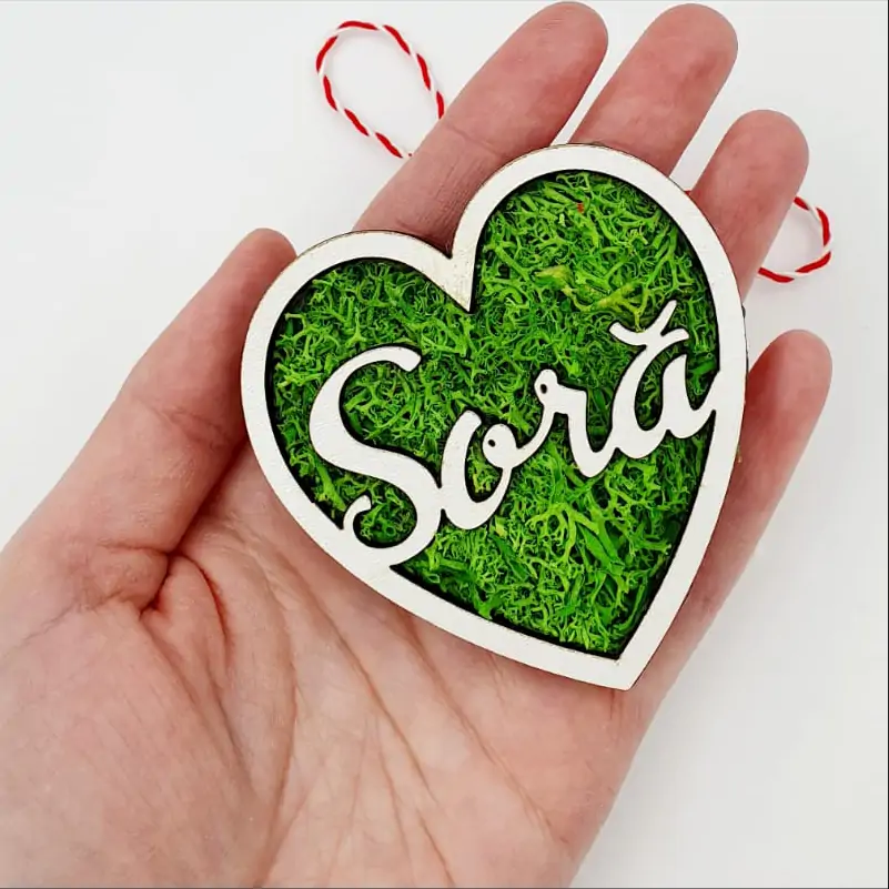 Martisor-cu-licheni-verzi-pentru-Sora-1 [1]