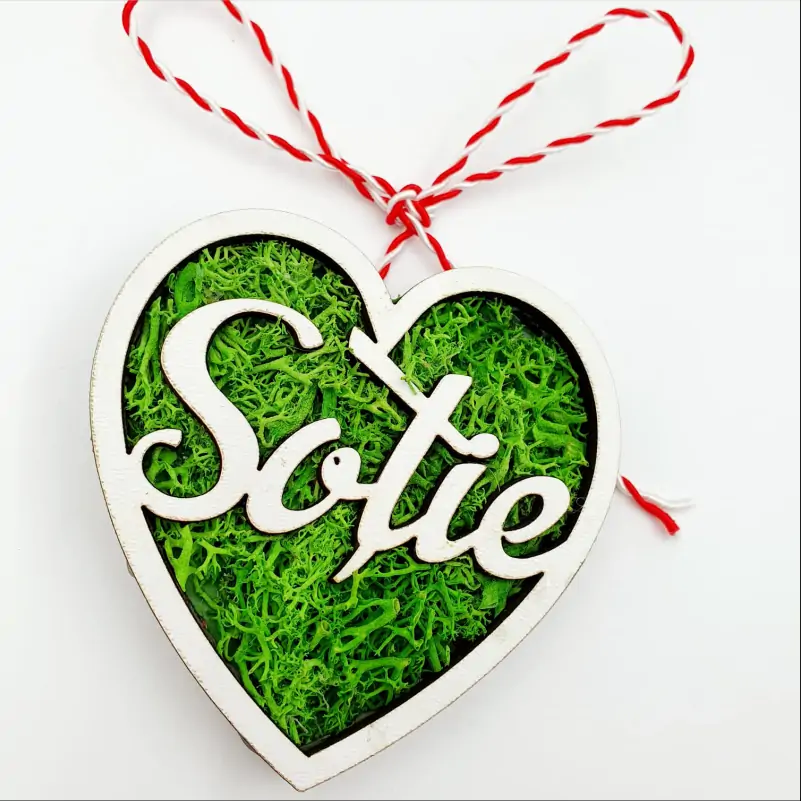 8 Martie - Martisor-cu-licheni-verzi-pentru-Sotie-1
